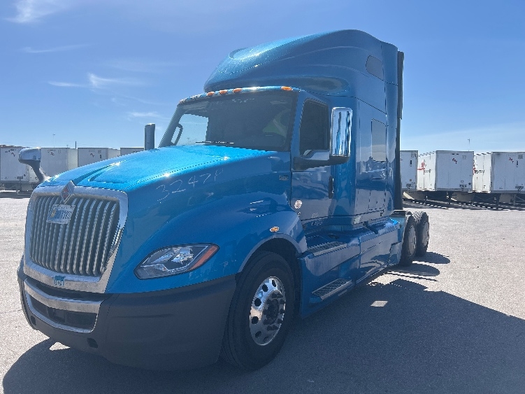 Used 2021 International LT - photo 5