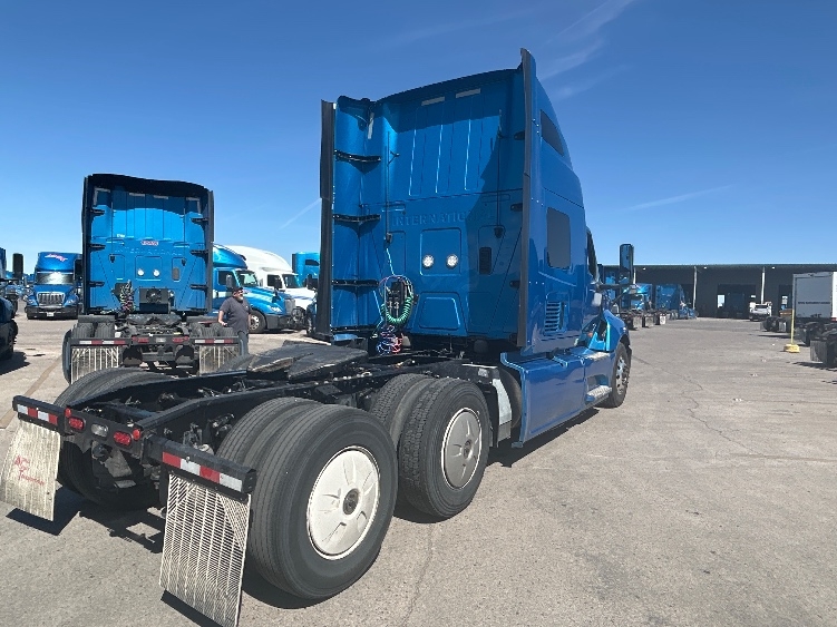 Used 2021 International LT - photo 9