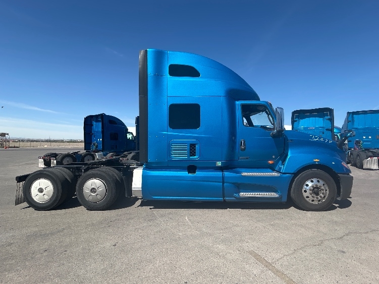 Used 2021 International LT - photo 10