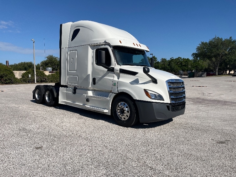 Used 2019 Freightliner Cascadia - photo 1