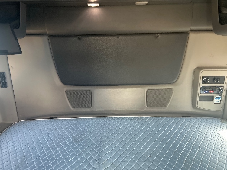 Used 2021 International LT - photo 18
