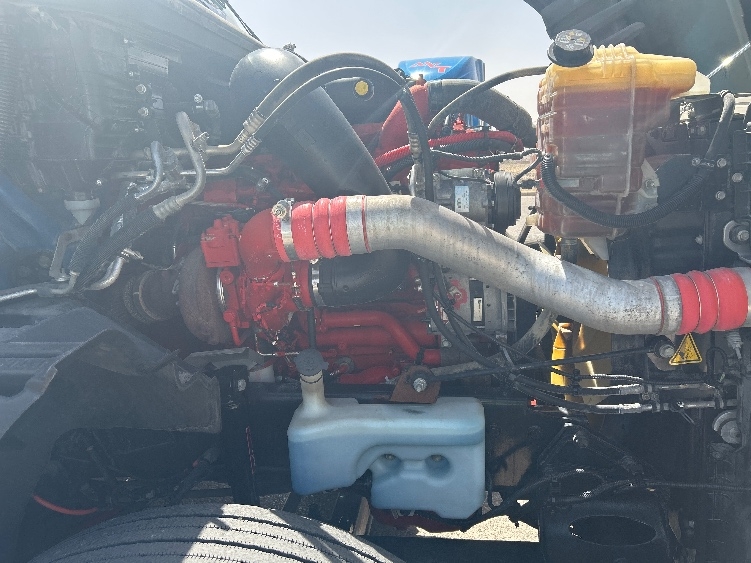 Used 2021 International LT - photo 22