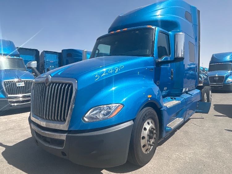Used 2021 International LT - photo 5