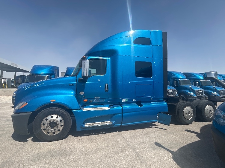 Used 2021 International LT - photo 6