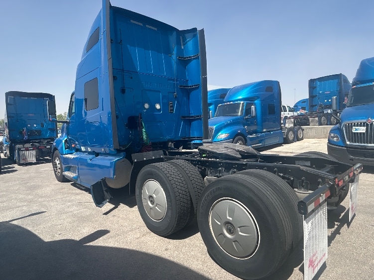 Used 2021 International LT - photo 7