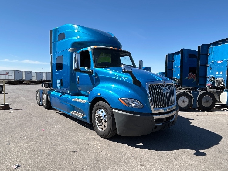Used 2021 International LT - photo 1