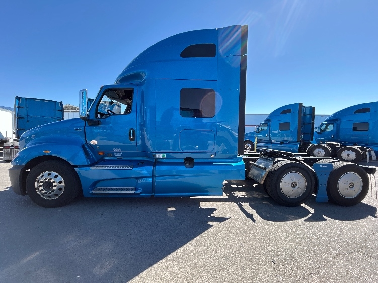 Used 2021 International LT - photo 6