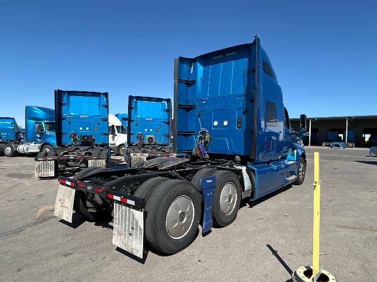 Used 2021 International LT - photo 9