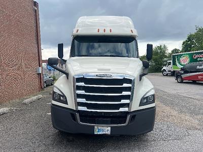 Used 2019 Freightliner Cascadia Detroit DD15AT Semi Truck with Sleeper Cab for sale #325001 - photo 2