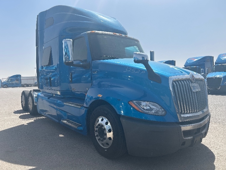 Used 2021 International LT - photo 1