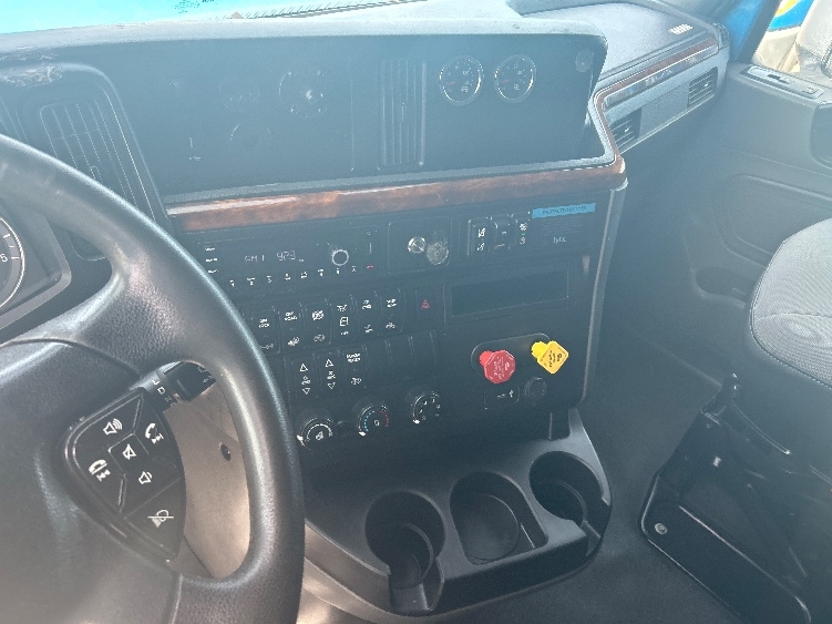 Used 2021 International LT - photo 12