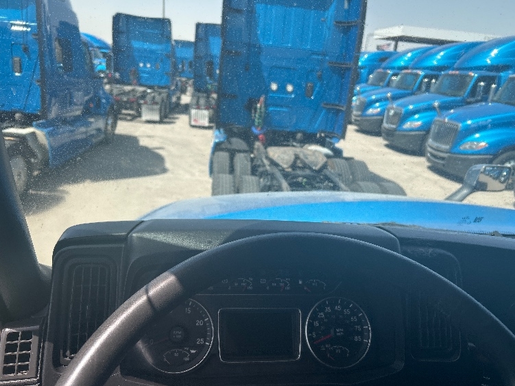 Used 2021 International LT - photo 13