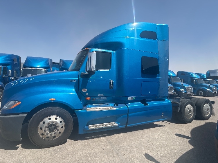 Used 2021 International LT - photo 6
