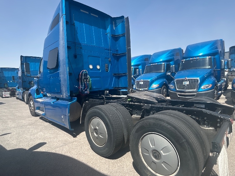 Used 2021 International LT - photo 7