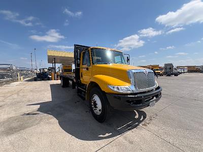 Used 2019 International DuraStar 4300 Morgan Truck Body Flatbed Truck for sale #325310 - photo 1