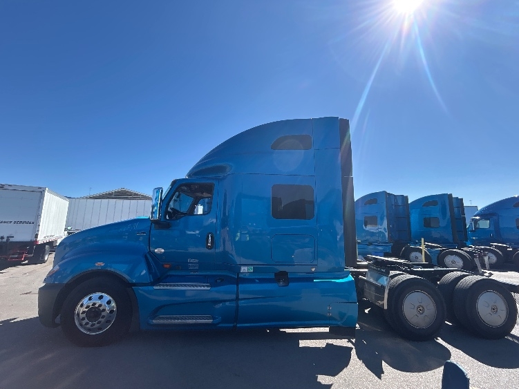 Used 2021 International LT - photo 6