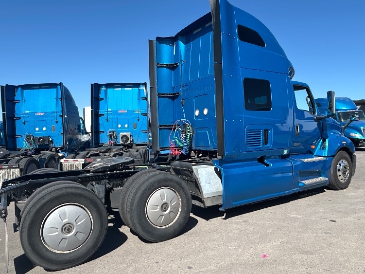 Used 2021 International LT - photo 9