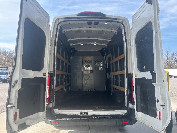 Used 2018 Ford Transit 250 - photo 10