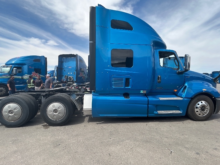 Used 2021 International LT - photo 10