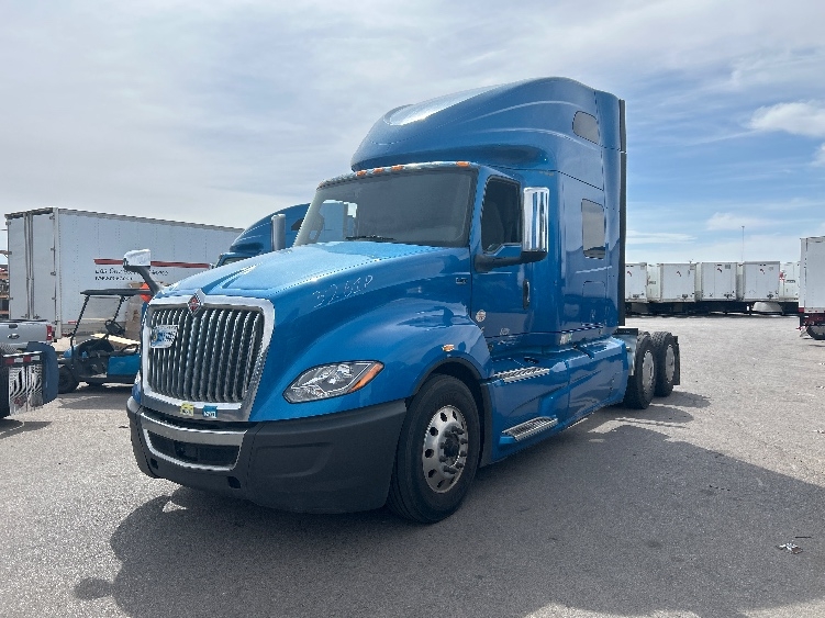 Used 2021 International LT - photo 5