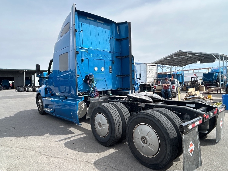Used 2021 International LT - photo 7