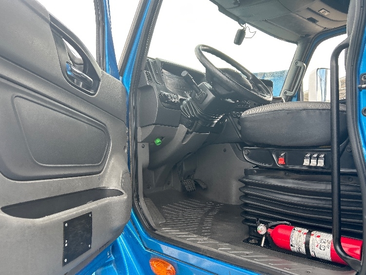 Used 2021 International LT - photo 11