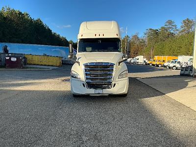 Used 2019 Freightliner Cascadia Detroit DD15AT Semi Truck with Sleeper Cab for sale #326508 - photo 2