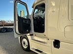 Used 2019 Freightliner Cascadia Detroit DD15AT Semi Truck with Sleeper Cab for sale #326508 - photo 9