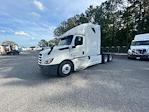 Used 2019 Freightliner Cascadia Detroit DD15AT Semi Truck with Sleeper Cab for sale #326607 - photo 3