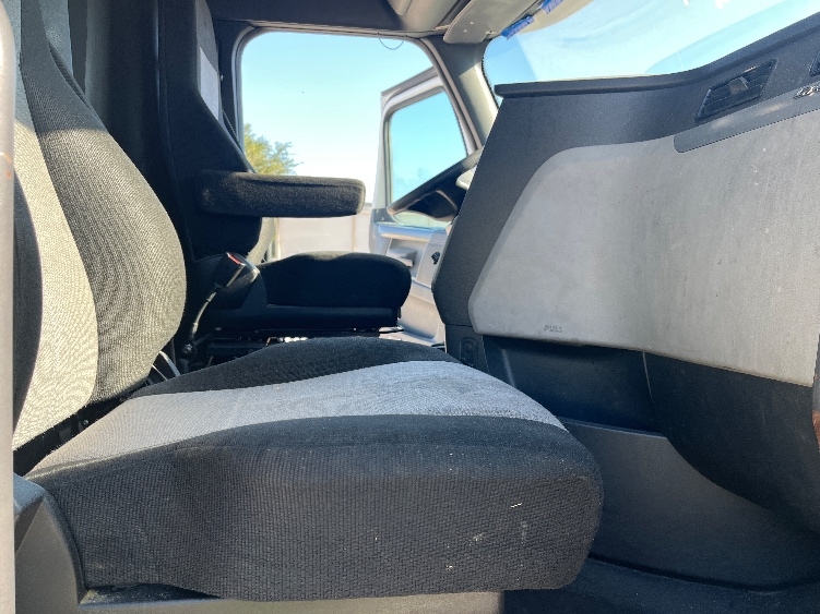 Used 2019 Freightliner Cascadia - photo 15