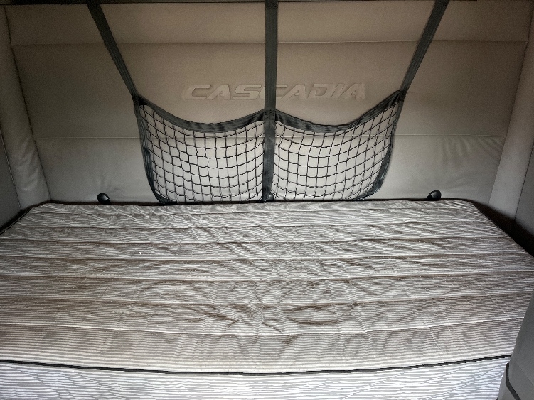 Used 2019 Freightliner Cascadia - photo 16