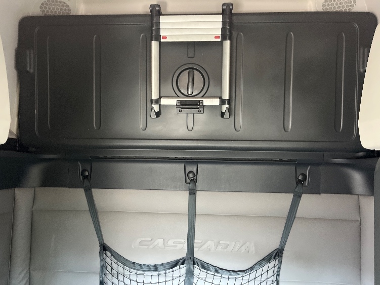 Used 2019 Freightliner Cascadia - photo 17