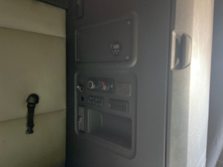 Used 2019 Freightliner Cascadia - photo 19