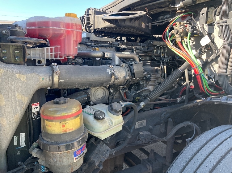 Used 2019 Freightliner Cascadia - photo 21
