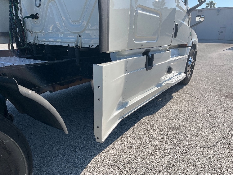 Used 2019 Freightliner Cascadia - photo 26