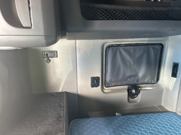 Used 2021 International LT - photo 21