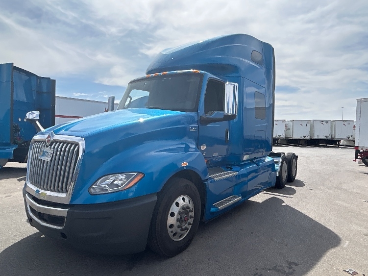 Used 2021 International LT - photo 5