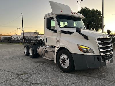 Used 2019 Freightliner Cascadia Detroit DD13 Semi Truck for sale #326781 - photo 1