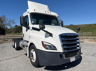 Used 2019 Freightliner Cascadia - photo 1