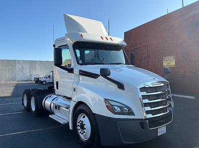 Used 2019 Freightliner Cascadia Detroit DD13 Semi Truck for sale #326806 - photo 1