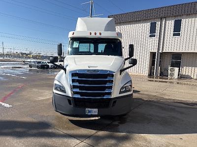 Used 2019 Freightliner Cascadia Detroit DD13 Semi Truck for sale #326821 - photo 2