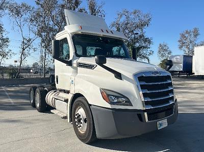 Used 2019 Freightliner Cascadia - photo 1