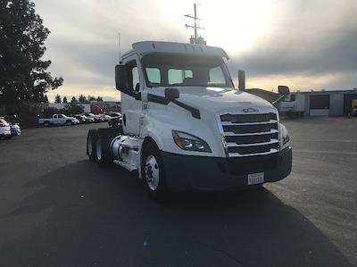 Used 2019 Freightliner Cascadia - photo 1