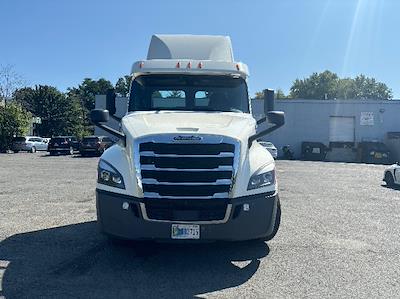 Used 2019 Freightliner Cascadia Detroit DD13 Semi Truck for sale #326877 - photo 2