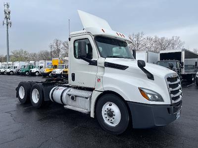 Used 2019 Freightliner Cascadia - photo 1