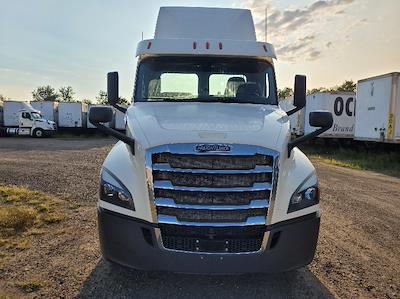 Used 2019 Freightliner Cascadia Detroit DD13 Semi Truck for sale #326934 - photo 2