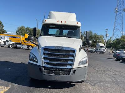 Used 2019 Freightliner Cascadia Detroit DD13 Semi Truck for sale #326968 - photo 2