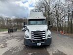 Used 2019 Freightliner Cascadia Detroit DD13 Semi Truck for sale #326981 - photo 2