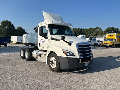 Used 2019 Freightliner Cascadia Detroit DD13 Semi Truck for sale #326998 - photo 1