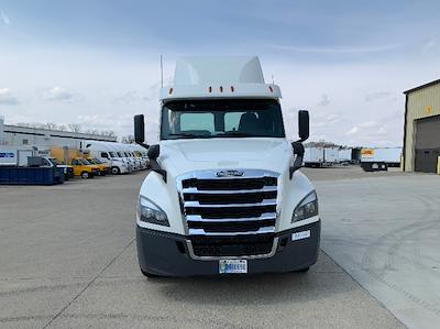 Used 2019 Freightliner Cascadia Detroit DD13 Semi Truck for sale #327005 - photo 2
